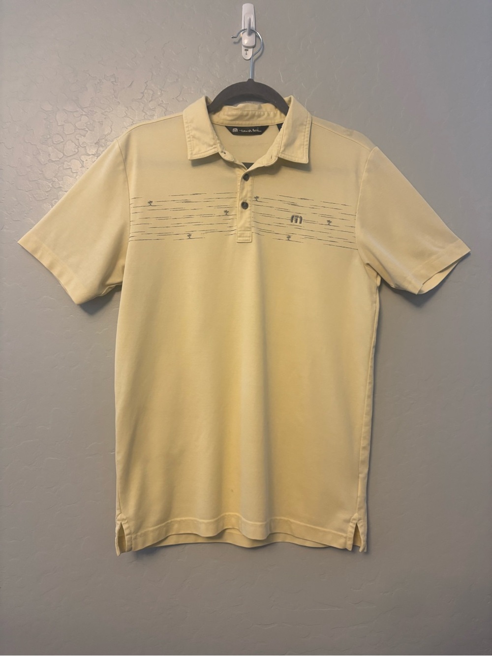 Travis Mathew light yellow and gray short sleeve palm tree polo shirt medium